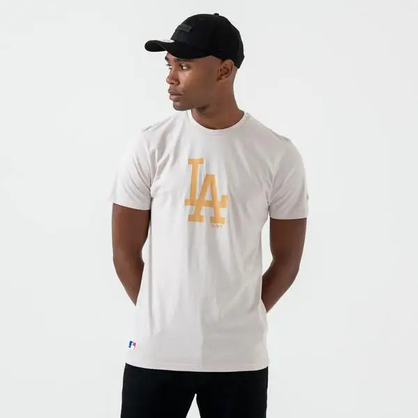 Новая футболка с надписью "The Angeles Dodgers Stone"