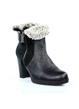 

Black ankle boots with fleece. a4