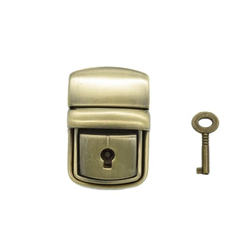 

A 0605 lock, 2,5 cm * 3,5 cm (Antique)
