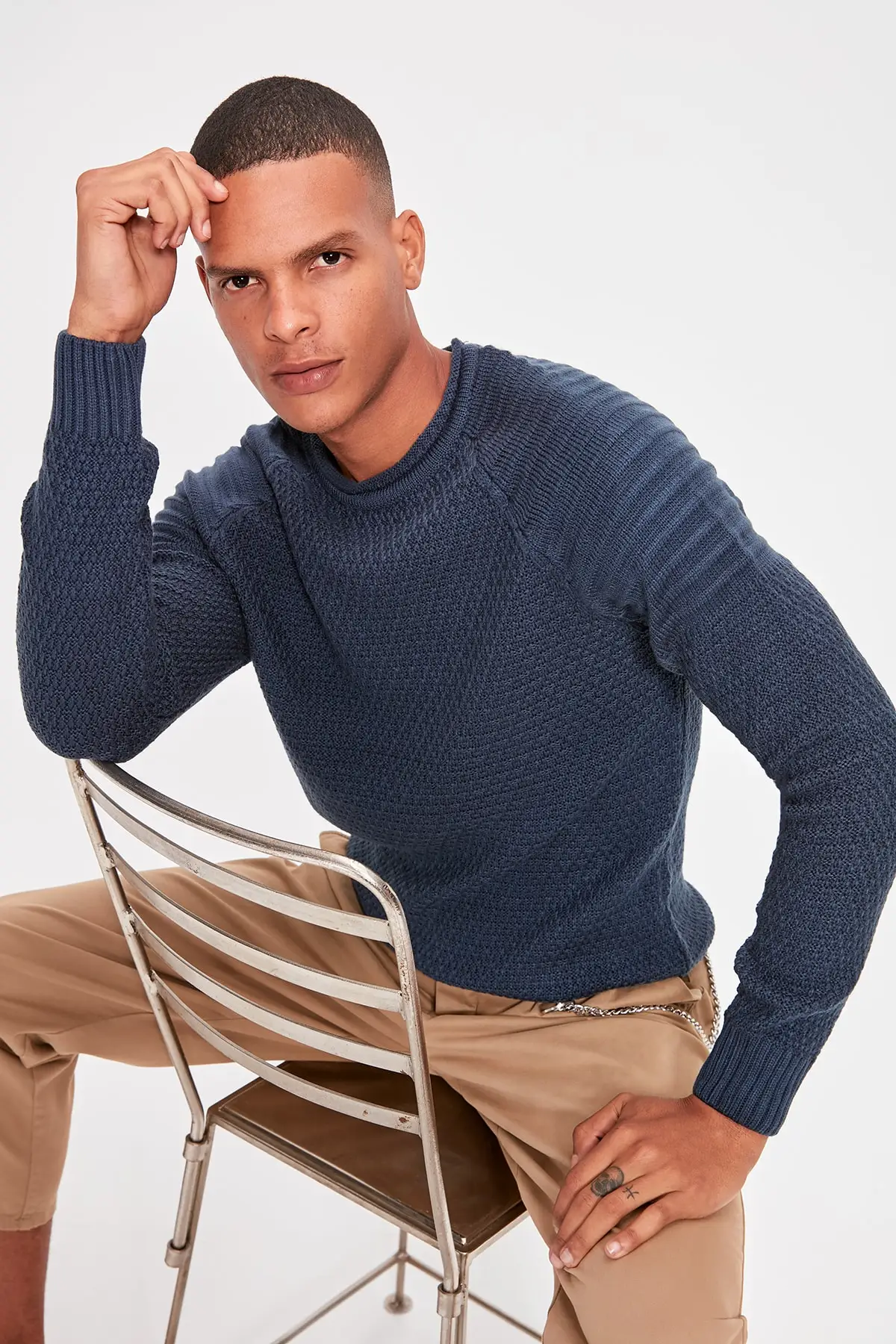 

Trendyol Indigo Men Textured Shoulder Detail Pullover New TMNAW20MG0020