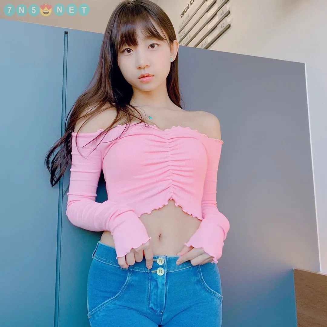 韩国DJ妹纸推荐@henney，身材一流，还GET一身技能！附日常美图打包 COSER吧7N5.NET 