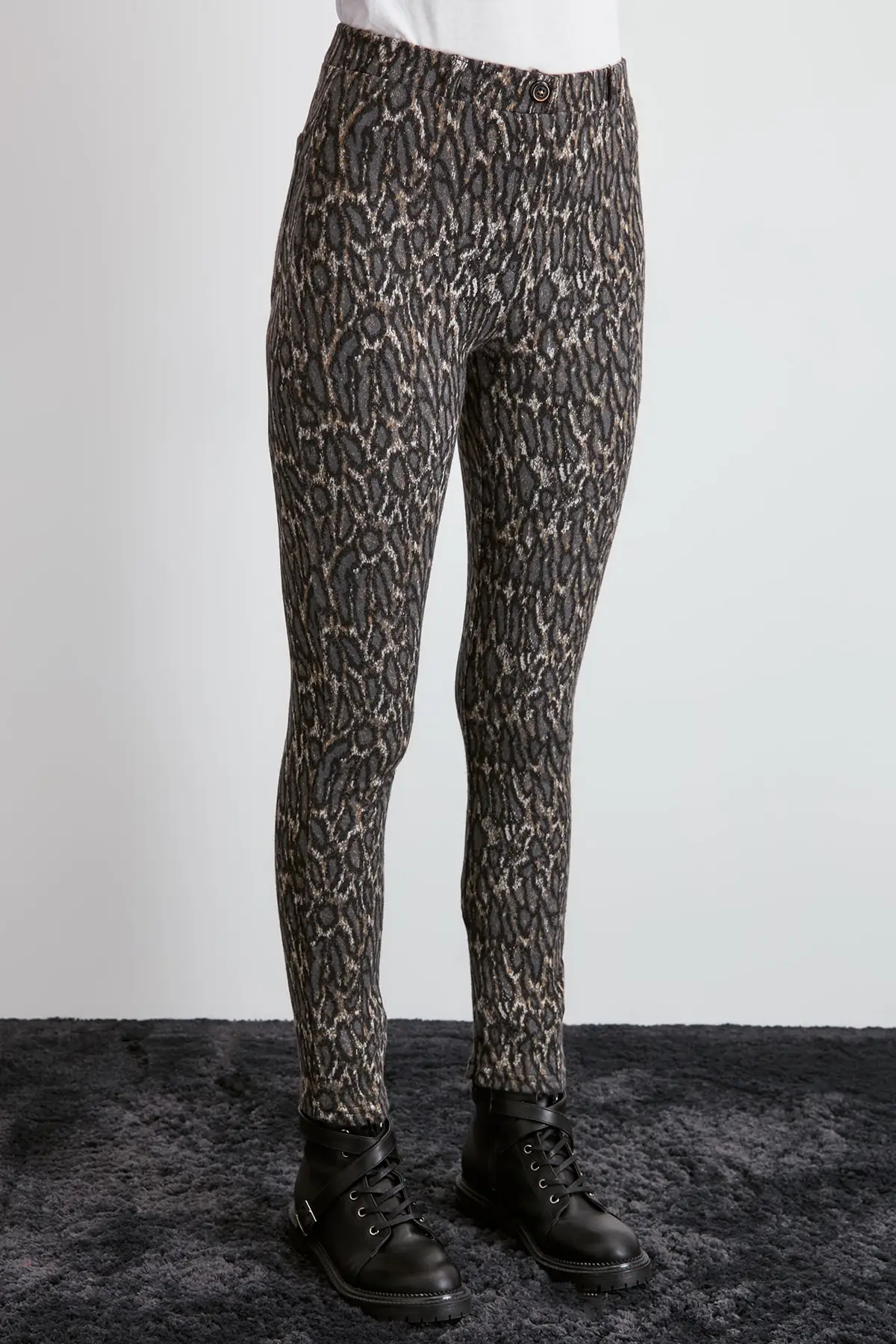 Trendyol трикотажные брюки с леопардовым принтом TWOAW20PL0572