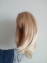 GEMMA-Peluca de cabello sintético para mujer, pelo Natural ondulado, Rubio Dorado en capas con flequillo lateral, fibra resistente al calor