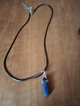 Colgante de cristal Natural con forma de columna Hexagonal para mujer, colgante de piedras, cadena de cuero, joyería