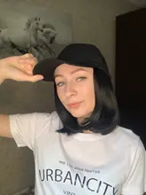 Peluca corta de pelo negro rizado para mujer, gorra de béisbol, fibra sintética resistente al calor, pelucas Bob