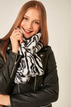 

12503 Zebra Pattern Raw Fur Scarf YL