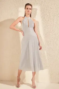 

Trendyol Luminous Low-Cut Detail Dress TPRSS20EL0047