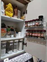 Estante de especias de montaje en pared, organizador de 1/2 paquetes de estantes colgantes de Metal de una sola capa, organizador de condimentos para puerta, armario, despensa