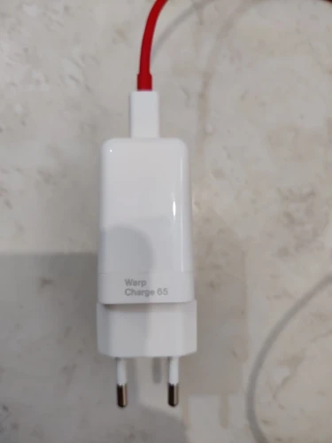Отзыв о товаре Оригинальный адаптер питания Oneplus Warp Charge 65 Вт, быстрое зарядное устройство стандарта ЕС и США 65 Вт, кабель Type C-Type C One Plus 9 pro 9R 8T 8 nord n100 от пользователя E***r