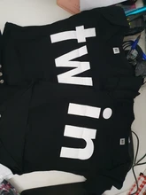 Ropa de gemelos para bebés recién nacidos, mono de manga corta con estampado con letras, trajes de una pieza a juego, color negro