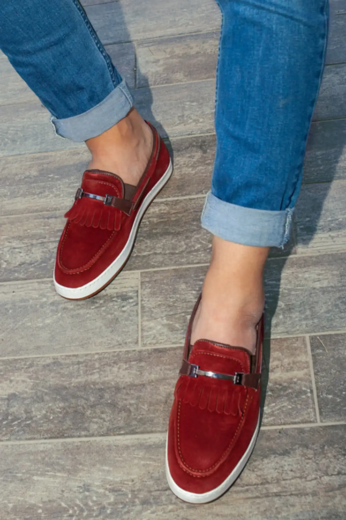 maroon casual shoes