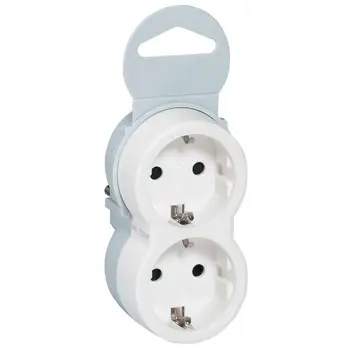 

Block "elium" 2 х2к + 3 with a bracket for fastening to the wall 16A vert. Podkl. Bel. Leg 050655