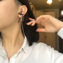 Pendientes con Clip de mariposa Punk para adolescentes y mujeres, Joyería Moderna de aleación de Zinc, aretes Retro de cadena de Metal