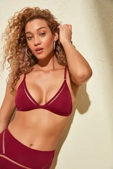 

Trendyol Ribbon Accessory Detailed Triangle Bikini Top TBESS20BU0275