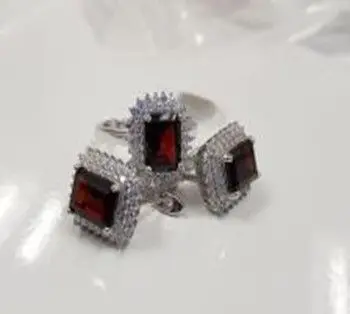 

Silver ring with Garnet