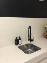 Rozin-Grifo negro mate para cocina, boquilla rociadora de rotación de 360 grados, mezclador montado en cubierta, para fregadero de cocina, frío y caliente