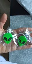 LLavero de cabeza de Alien acrílico, llavero de Alien verde fluorescente/llavero espacial/Kawaii/gótico Pastel/OVNI