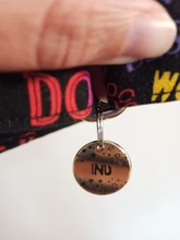 Gato personalizada etiqueta de perro-perro ID Tag MW002 artística fuente de doble cara grabado para la pequeña mascota mediana grande Collar de perro accesorios etiqueta