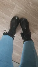 Botas de plataforma motocicleta para mujer, zapatos con tacón grueso negro, a la moda, con cinturón de diseñador