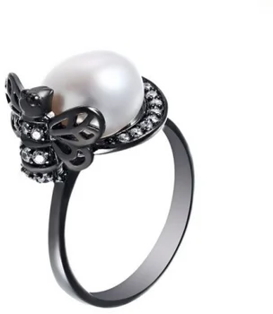 

Jay VI ring with pearls and cubic zirconia