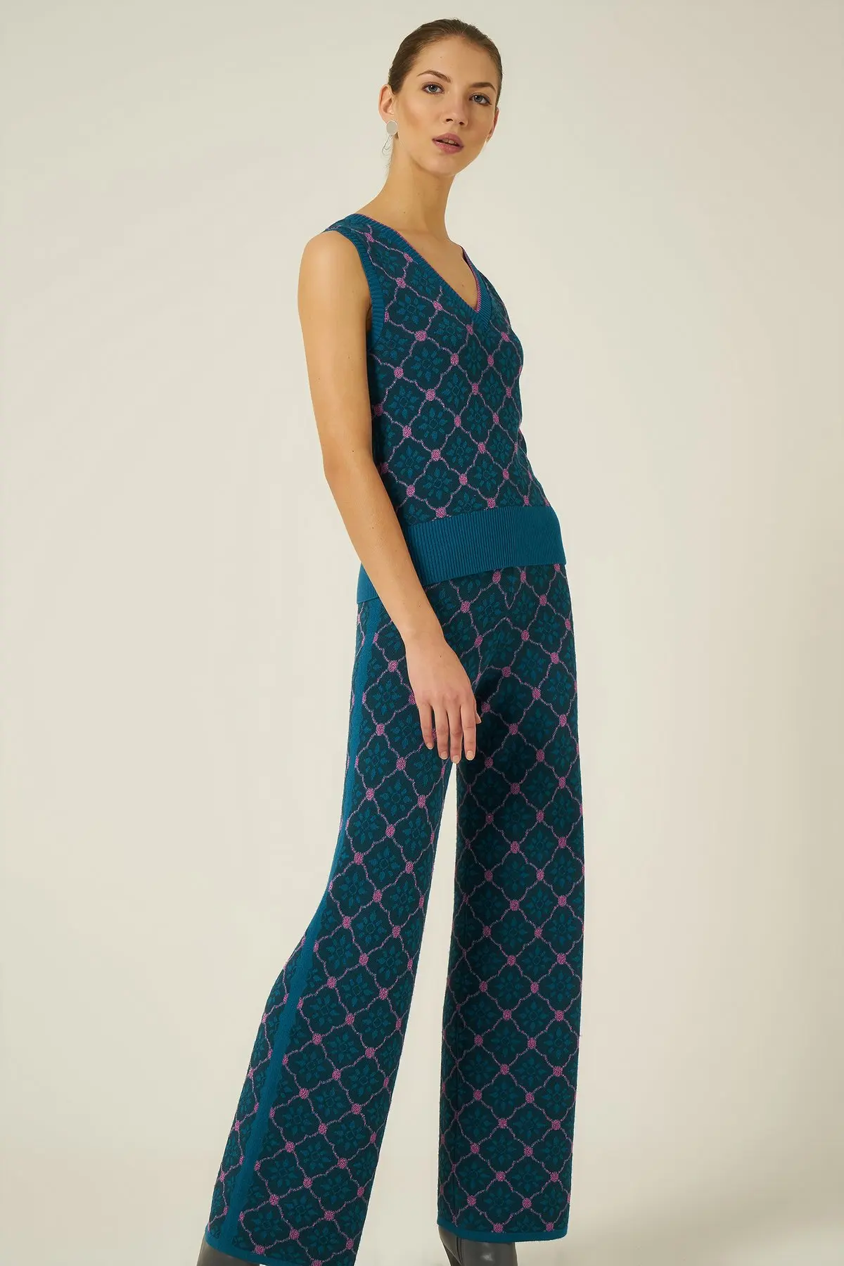 

Joinus V Neck Knitted Vest Top With Geo Design Woman Petrol Color