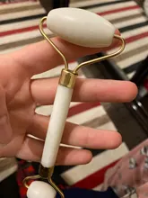 Rodillo de Jade para masaje Facial, rodillo de Jade verde y rosa, piedra Natural, herramientas para el rostro, mentón, cuello, belleza, cuidado de la piel