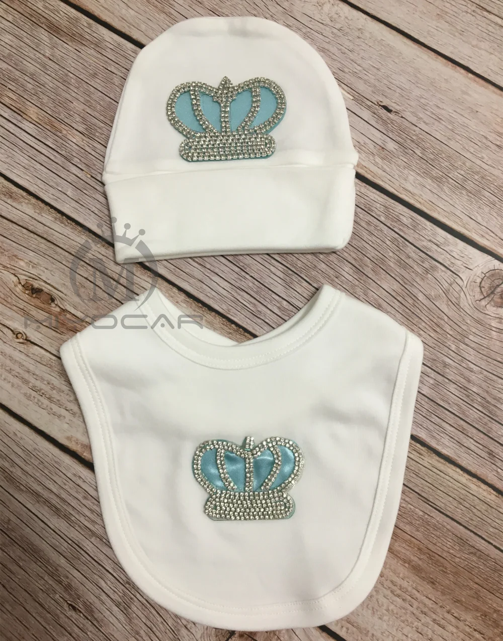 MIYOCAR/Модная хлопковая Корона из страз для детей от 0 до 6 месяцев, комплект с шапкой и нагрудником, уникальный дизайн, подарок для детского душа, шикарная детская одежда HB8