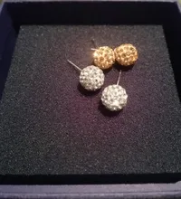 Camiseta nueva calidad, pendientes de marca de moda de 19 colores para mujer, aretes de tuerca de bola de cristal para mujer, joyería de moda al por mayor