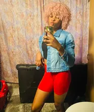 Peluca de cabello Afro rizado con flequillo para mujeres negras, pelo corto sintético estampado glorioso, Cosplay, Alta Temperatura