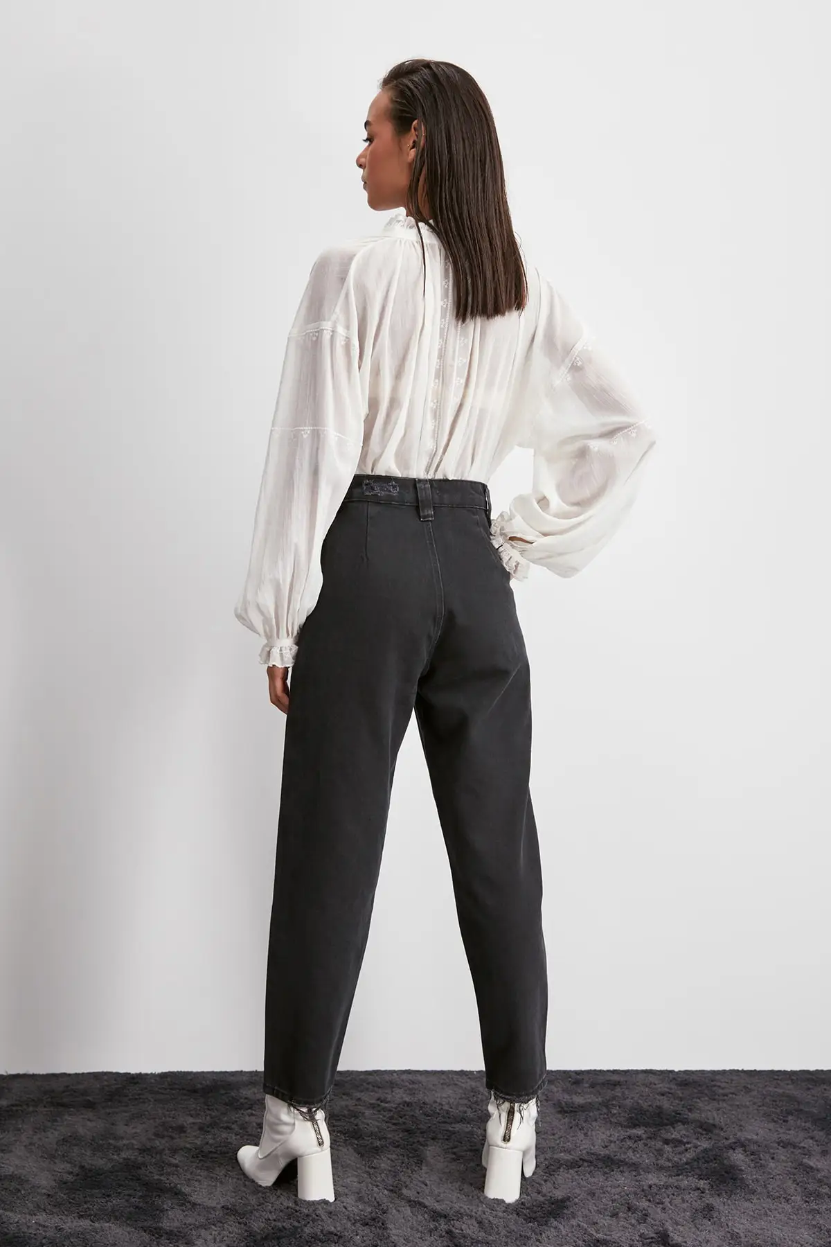 Kopen Trendyol Ripped Gedetailleerde Hoge Bel Mom Jeans TWOAW20JE0423