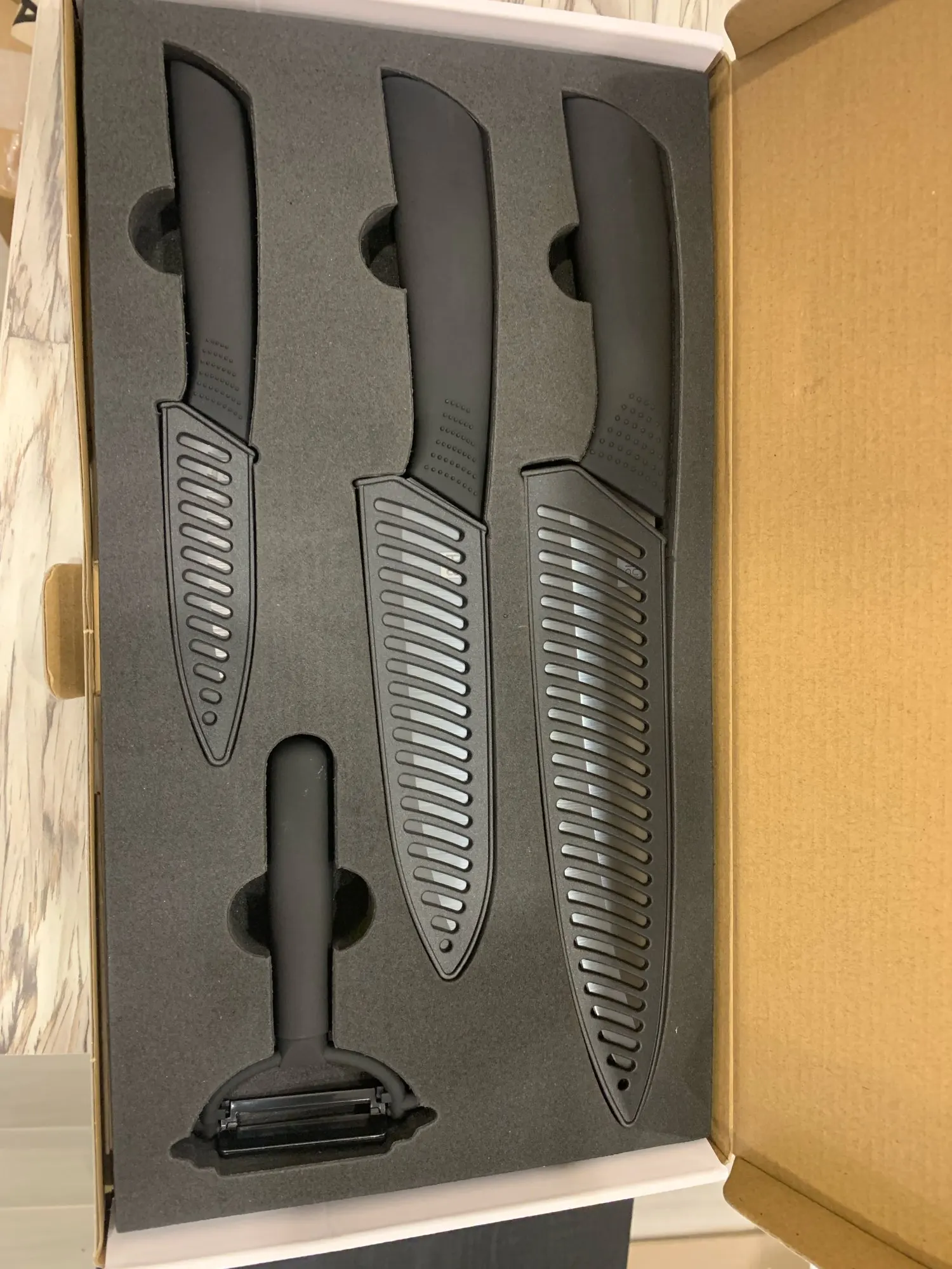 Отзыв о товаре Набор керамических ножей Xiaomi Huo Hou Nano Ceramic Knife Set 4 in 1, Набор ножей Xiaomi,Экологически безопасные Острая заточка от пользователя A***n