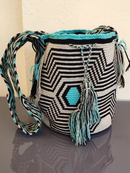 

Mochila wayuu a handle made handbag geometric black-turquoise