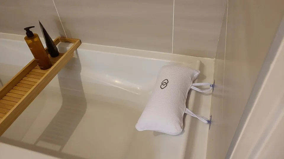 SPA Bath Neck Pillow photo review