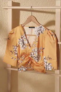 

Trendyol Flower Pattern Blouse TWOSS20BZ1124