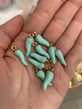 10 unids/lote chile rojo cuerno encanto de la aleación de talismán de accesorios de joyería DIY artesanía suerte fabricación de colgantes Vegetabal flotante 6*15mm