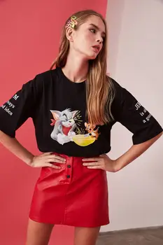

Trendyol Tom & Jerry Licensed Printed Loose Knitted T-Shirt TWOAW21TS0049