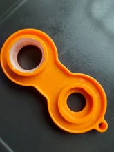 Herramienta de limpieza Universal, llave de cuatro burbujeador, desmontaje de salida, grifo de agua, lados amarillos