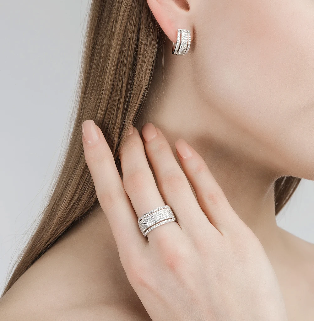 Серебряное кольцо с фианитами SUNLIGHT проба 925