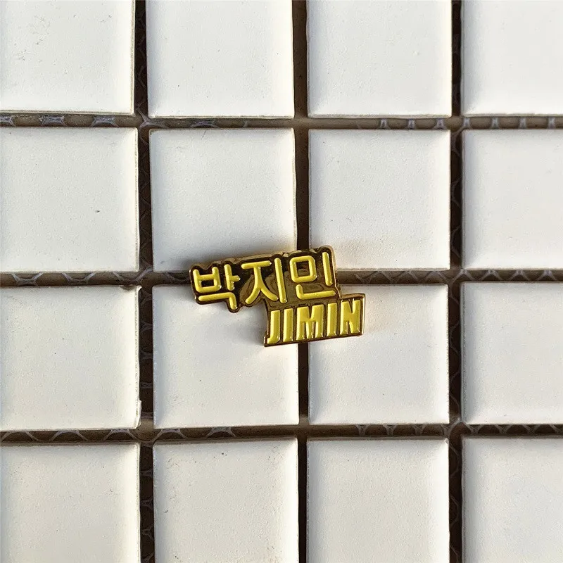 Metal Brooches Pin Bangtan Boys Broche Male SEVENTEEN TWICE GOT7 Lapel Pin BLACKPINK JIMIN JUNG KOOK V SUGA RM EXO Brooch YH368