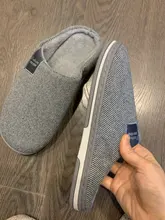 Zapatillas de casa cálidas para hombre y mujer, zapatos de felpa de algodón antideslizantes, suaves, para dormitorio, bonitos deslizantes de piel, para invierno