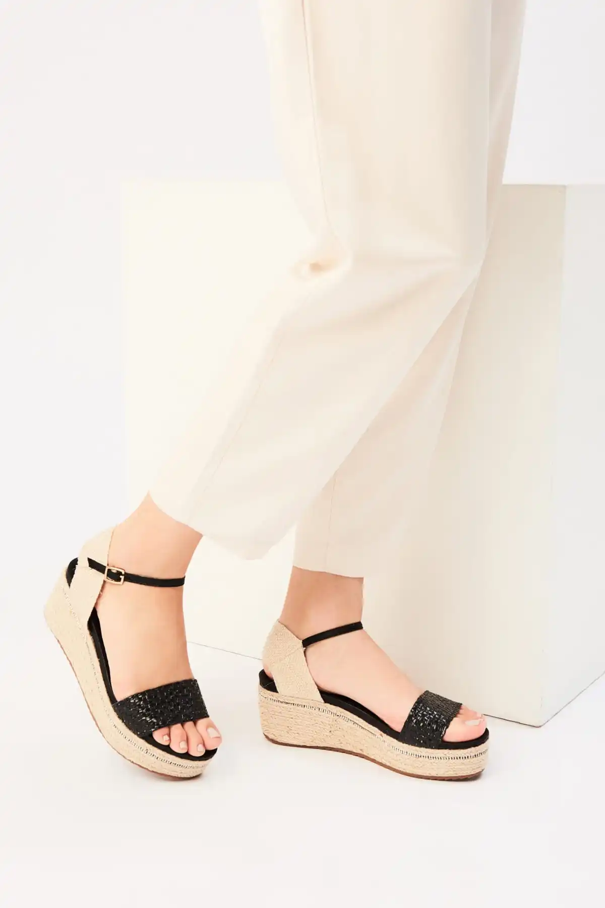 Черные женские сандалии с жемчугом 120130005632|Боссоножки и сандалии| |