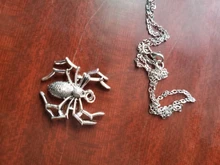 Colgantes de araña para Halloween para hombre y mujer, cadena cruzada redonda, collar de Color plateado, joyería