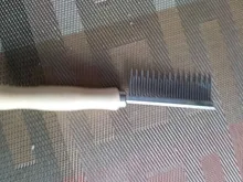 Accesorios de peluquería de mascotas peine de pelo de perro con mango de madera, masaje de mascotas de acero inoxidable, peine recortador de pelo, cepillo de limpieza fácil