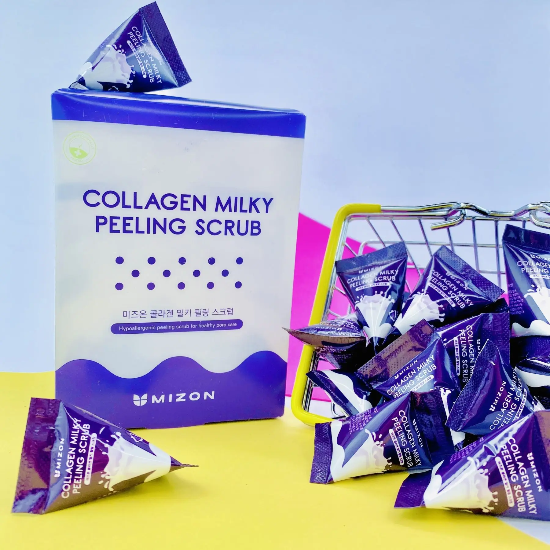 Скраб для лица в пирамидках с молочными протеинами и коллагеном Mizon Collagen Milky Peeling