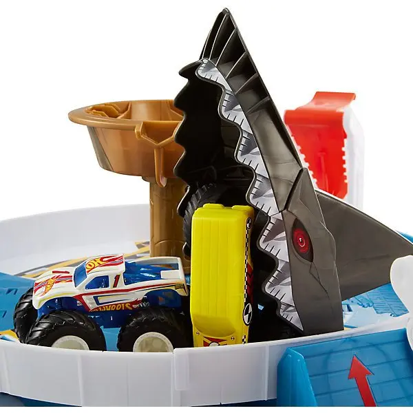 Игровой набор Hot Wheels Monster Trucks Поединок с акулой