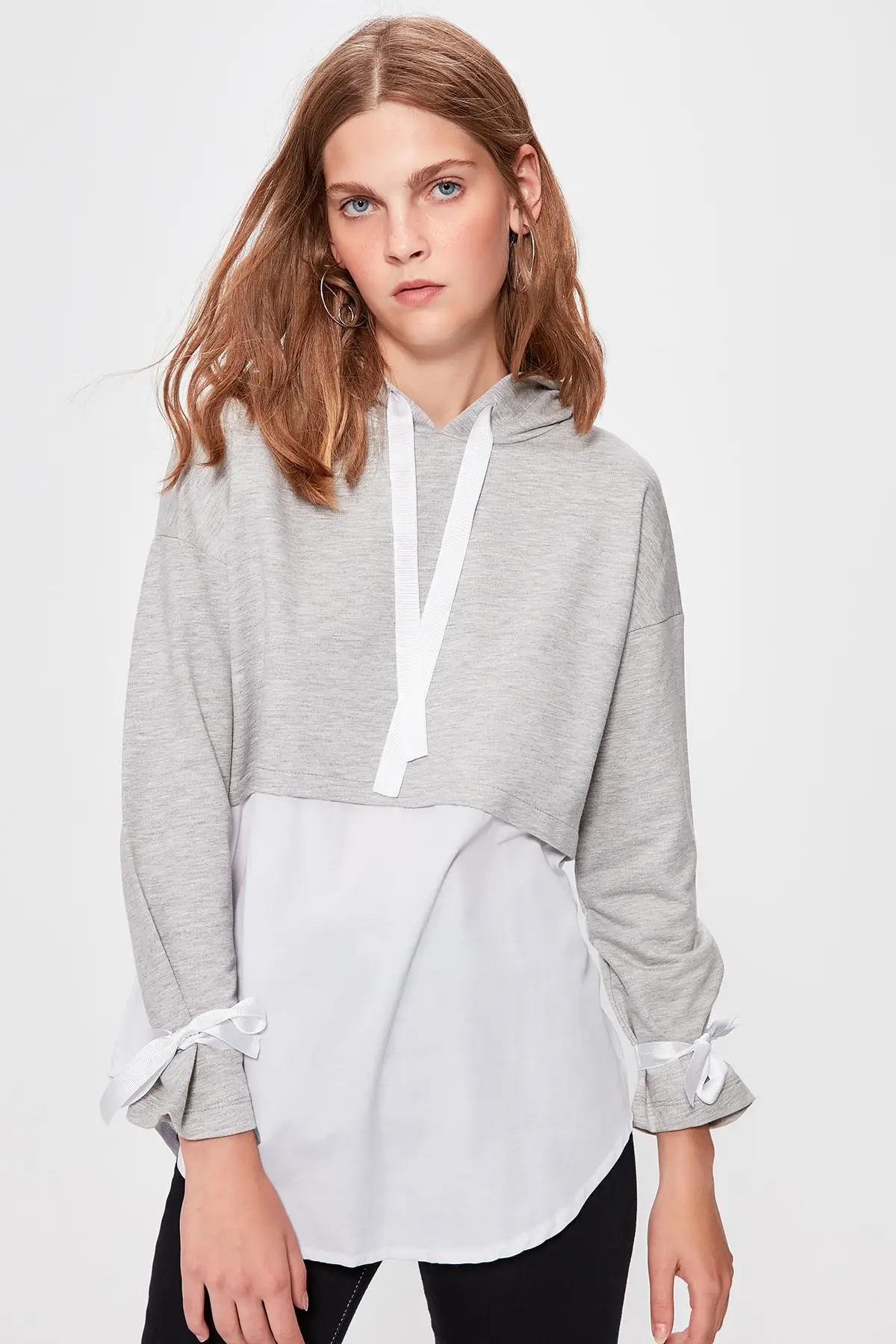 

Trendyol Gray Poplin Detailed Knitted Sweatshirt TWOAW20SW0150
