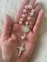 Perla de imitación de cuentas católica Rosario Católico comunión color plata alas colgantes del Crucifijo pulsera lindo regalo