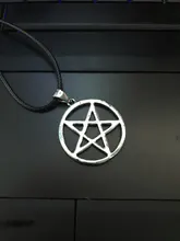 Colgante de pentagrama pentápara Hombre, collar de Black Butler, colgante de culo, Logo de Lucifer Satan, signo de Color plateado, amuleto Supernatural, joyería para hombre