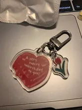 Llavero con hebilla de cerezas de tulipán coreano, funda con cadena de llaves con forma de corazón, accesorios decorativos para Airpods, gestión de llaves
