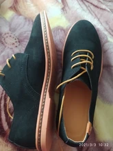 2020 Primavera de cuero de gamuza de los hombres Zapatos informales Oxford zapatillas de deporte clásicas de calzado cómodo vestido zapatos de gran tamaño zapatos planos